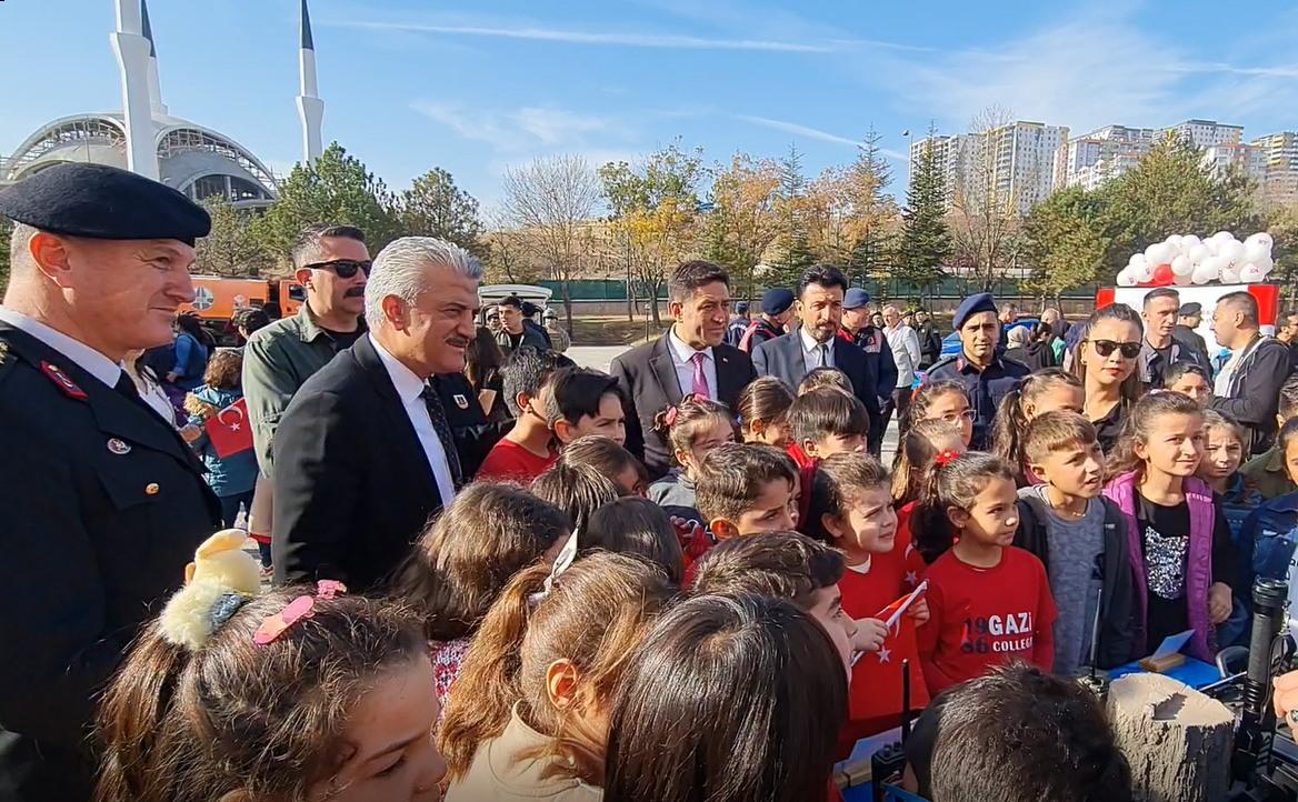 JANDARMA’DAN ÖĞRENCİLERE EĞLENDİREN ETKİNLİK