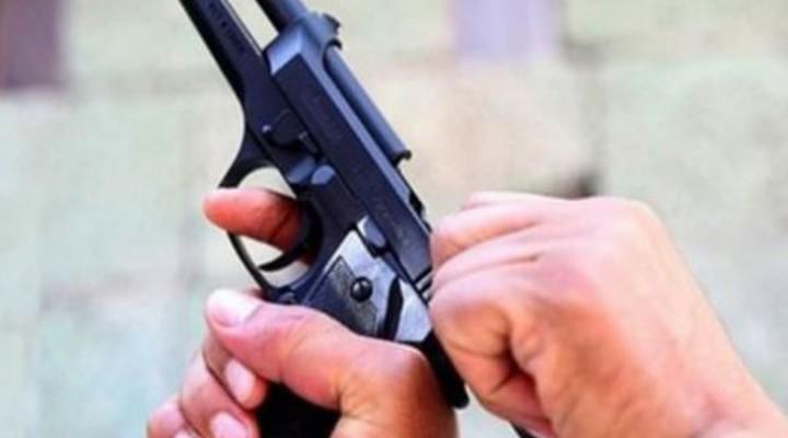 Tabancasını Çıkartırken Kendini Vurdu