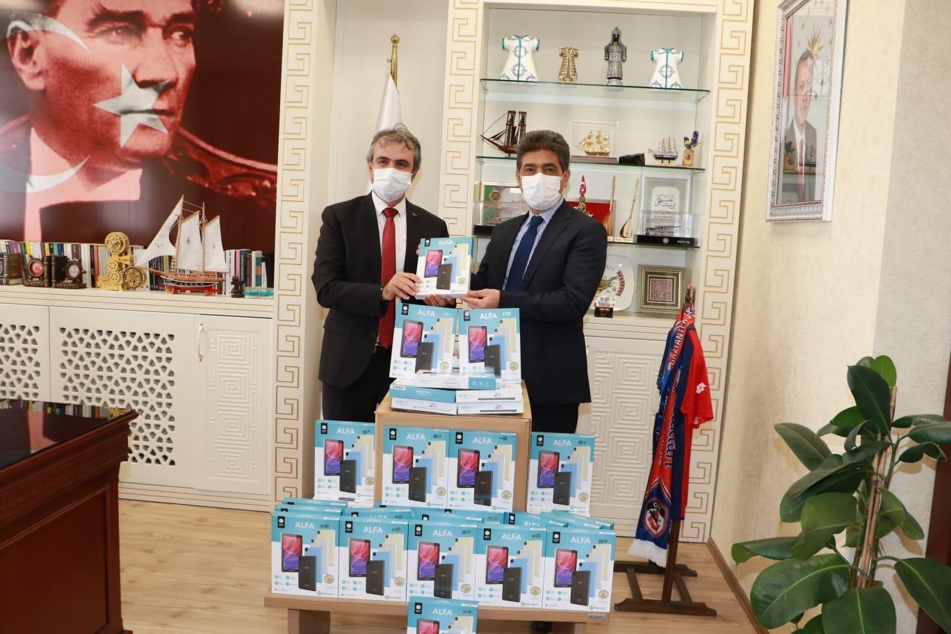 Kırıkkale Belediyesinden Tablet Desteği Devam Ediyor