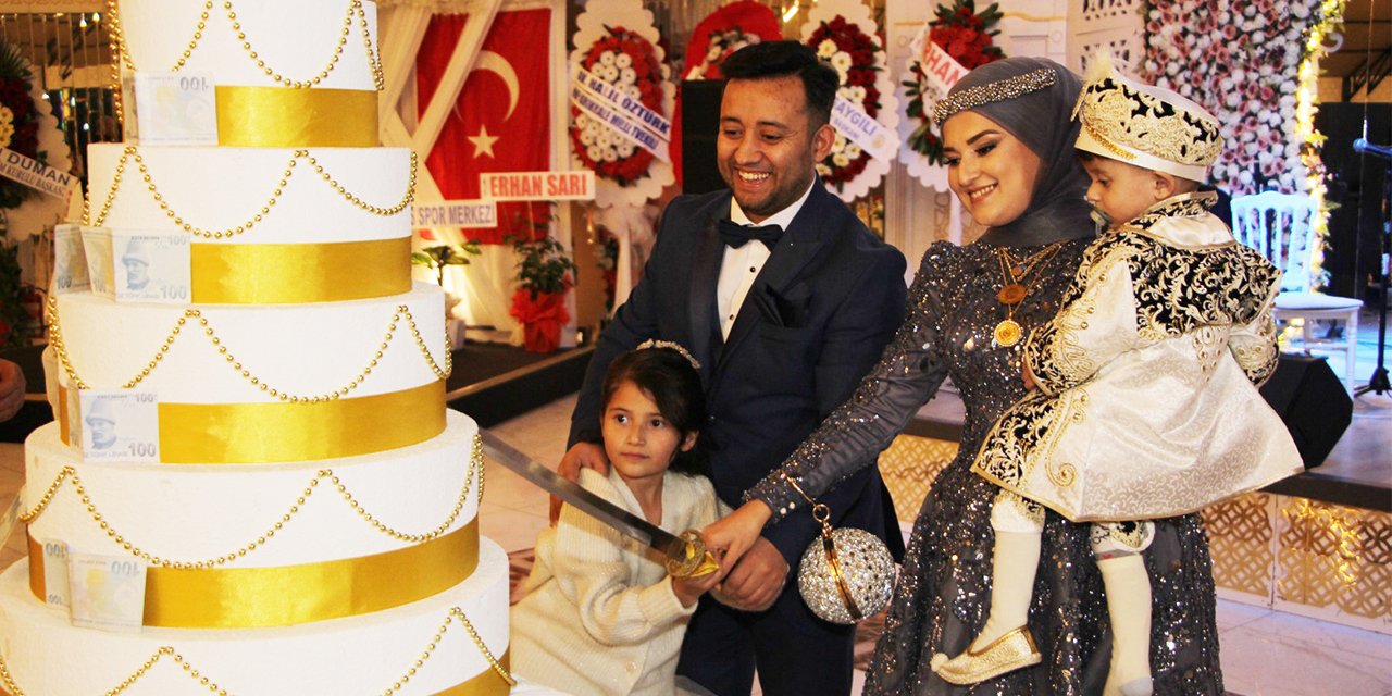 Minik Aras, erkekliğe ilk adımı attı