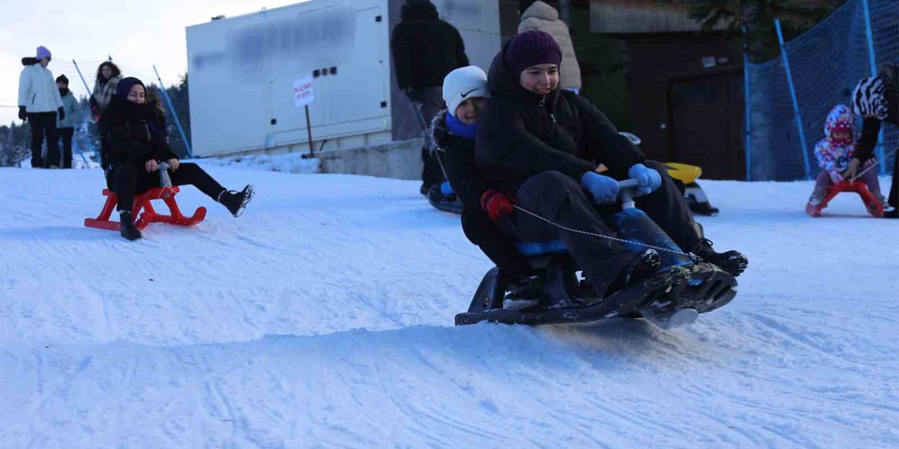 Ilgaz Dağı’nda hafta sonu yoğunluğu: Karın tadını doyasıya çıkardılar