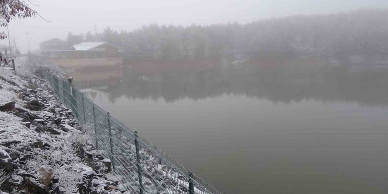 Yozgat’ta yüksek kesimlerde kar ve sis etkili oldu