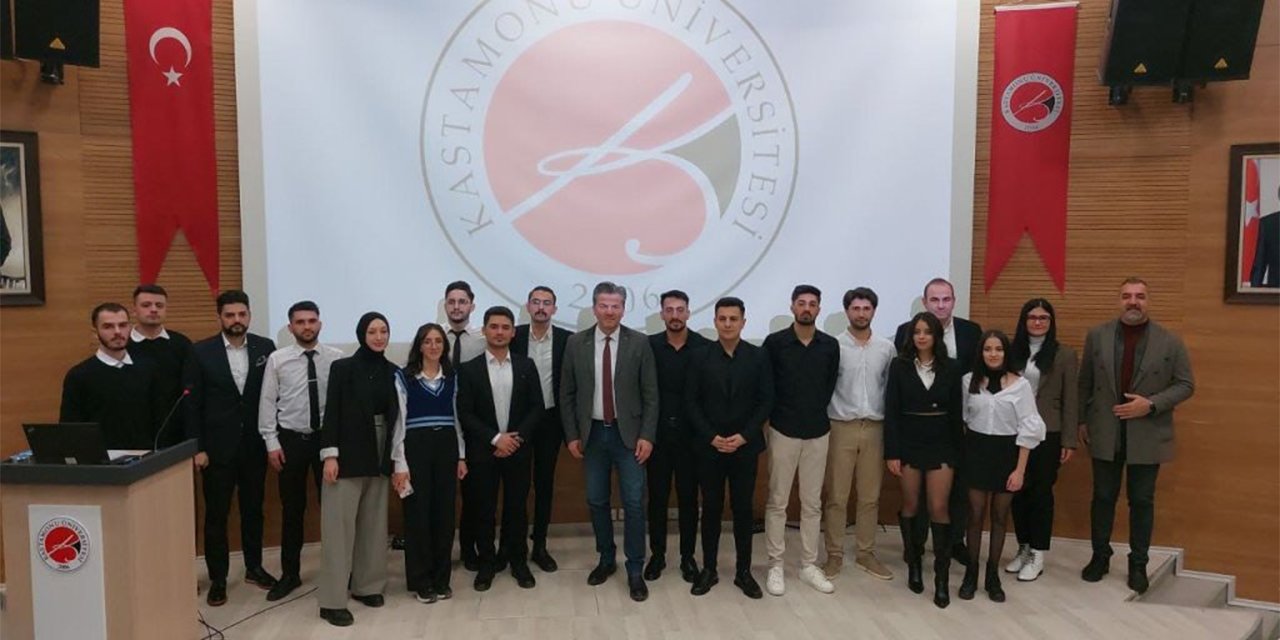 Üniversite öğrencileri, liderlik sunumlarıyla birinci gelebilmek için yarıştı