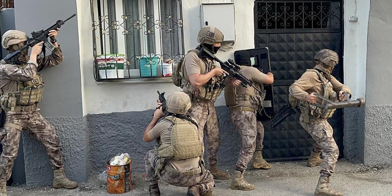 Kırmızı bültenle aranan 42 zanlı yakalandı!