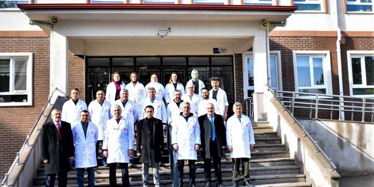 Sorgun’da öğretmenler beyaz önlüklerini giydi