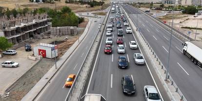 Trafikte yeni dönem: 6 ihlal yapan direksiyon başına geçemeyecek