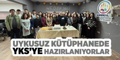 Uykusuz kütüphanede YKS’ye hazırlanıyorlar
