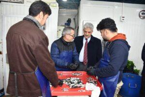 Vali Makas balıkçılar çarşısını ziyaret etti - Kırıkkale Haber, Son Dakika Kırıkkale Haberleri