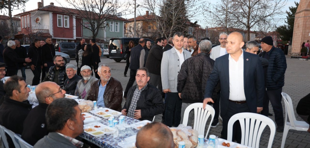 kimeski-mahallesi-iftarda-bulustu1.jpg