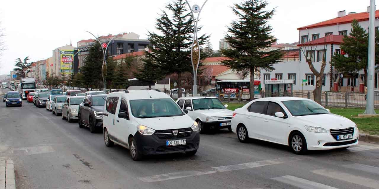 9-gunluk-tatilde-yollar-yogunluk-yasadi2.jpg