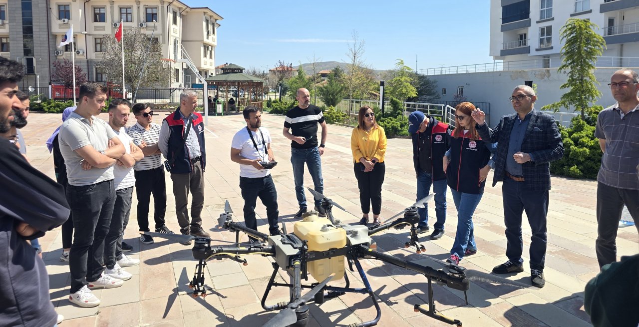 niversitelilere-zirai-dron-egitimi2.jpg