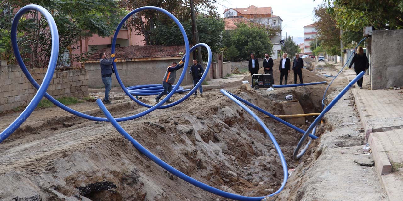bahcelievler-mahallesine-altyapi-harekati1.jpg
