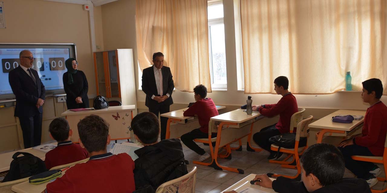 ortaokul-ogrencilerinin-egitim-talebini-dinlediler3.jpg