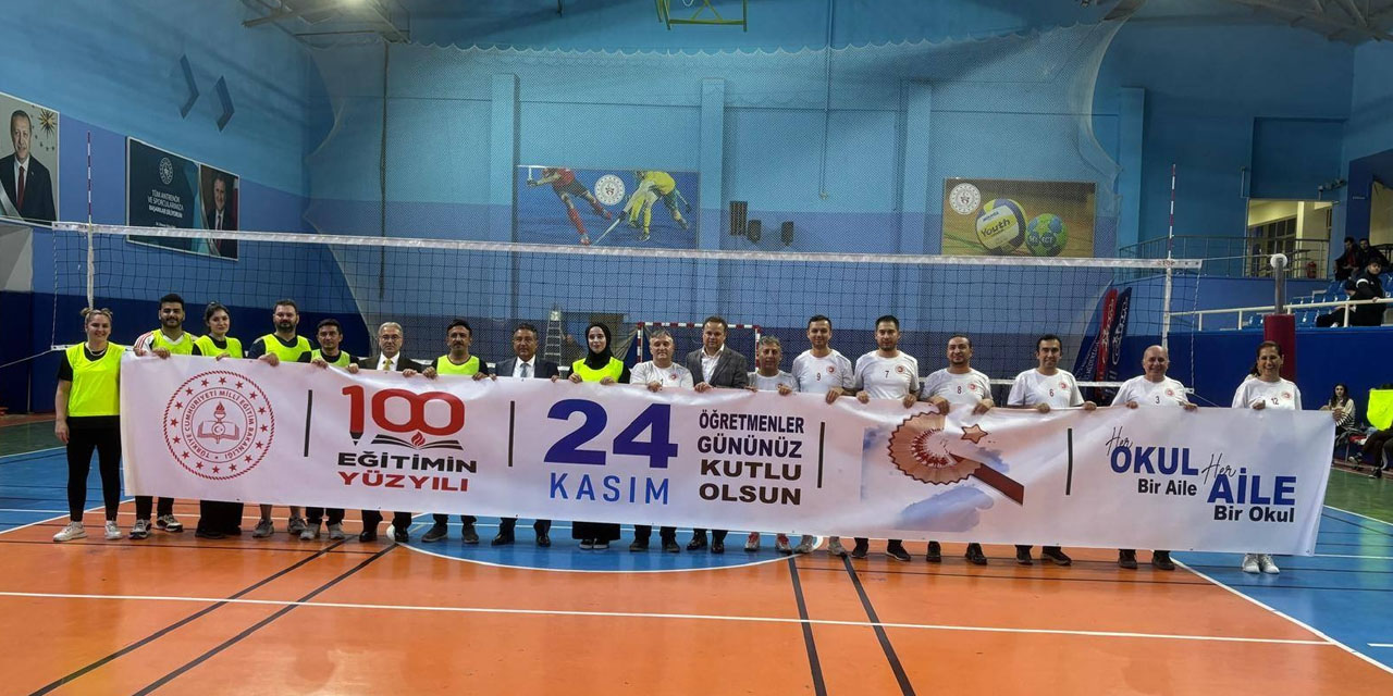 retmenler-gunu-voleybol-turnuvasi-basladi89542.jpg