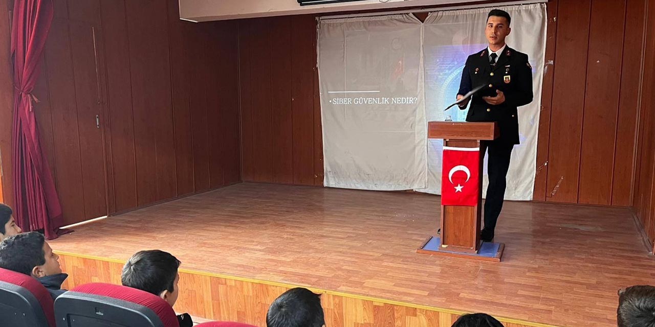 jandarmadan-ogrencilere-siber-guvenlik-egitimi87645.jpg