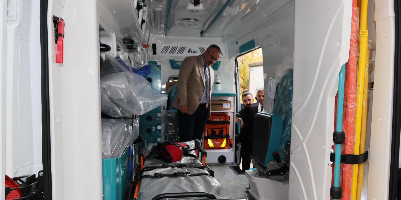 acil-saglik-hizmetleri-icin-3-ambulans-goreve-hazir754.jpg