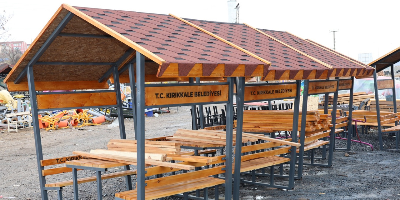kirikkale-belediyesi-kent-mobilyalarini-kendi-atolyesinde-uretiyor8956.jpg
