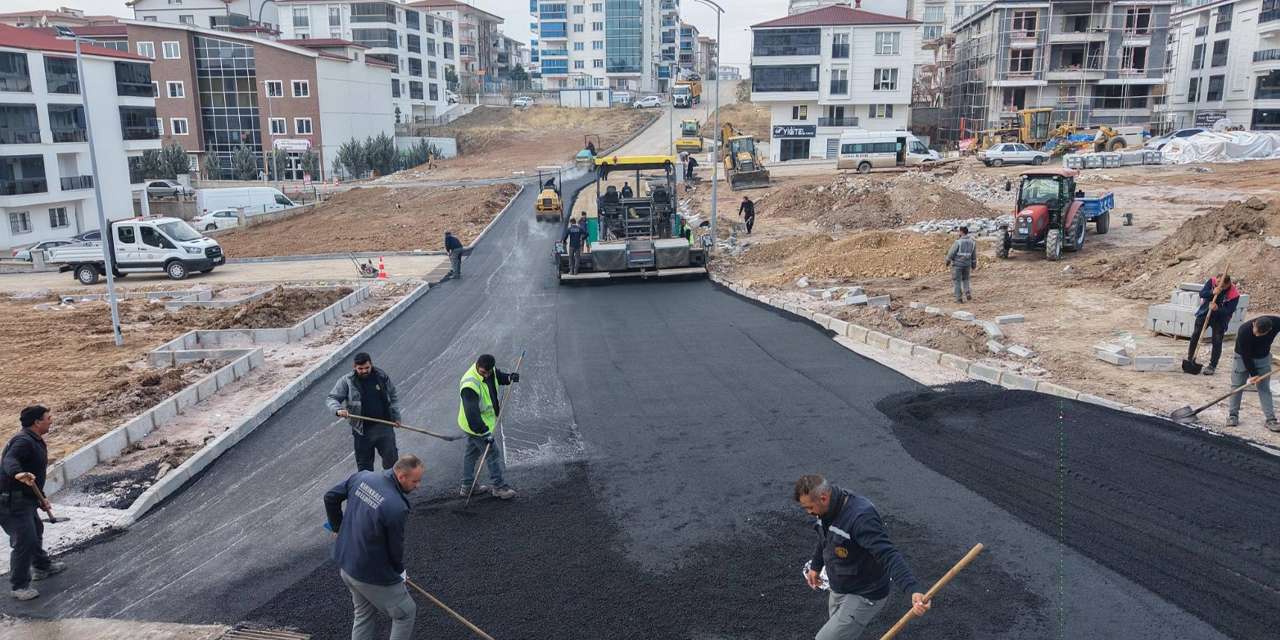 kirikkale-belediyesinden-kesintisiz-sicak-asfalt-mesaisi875463.jpg