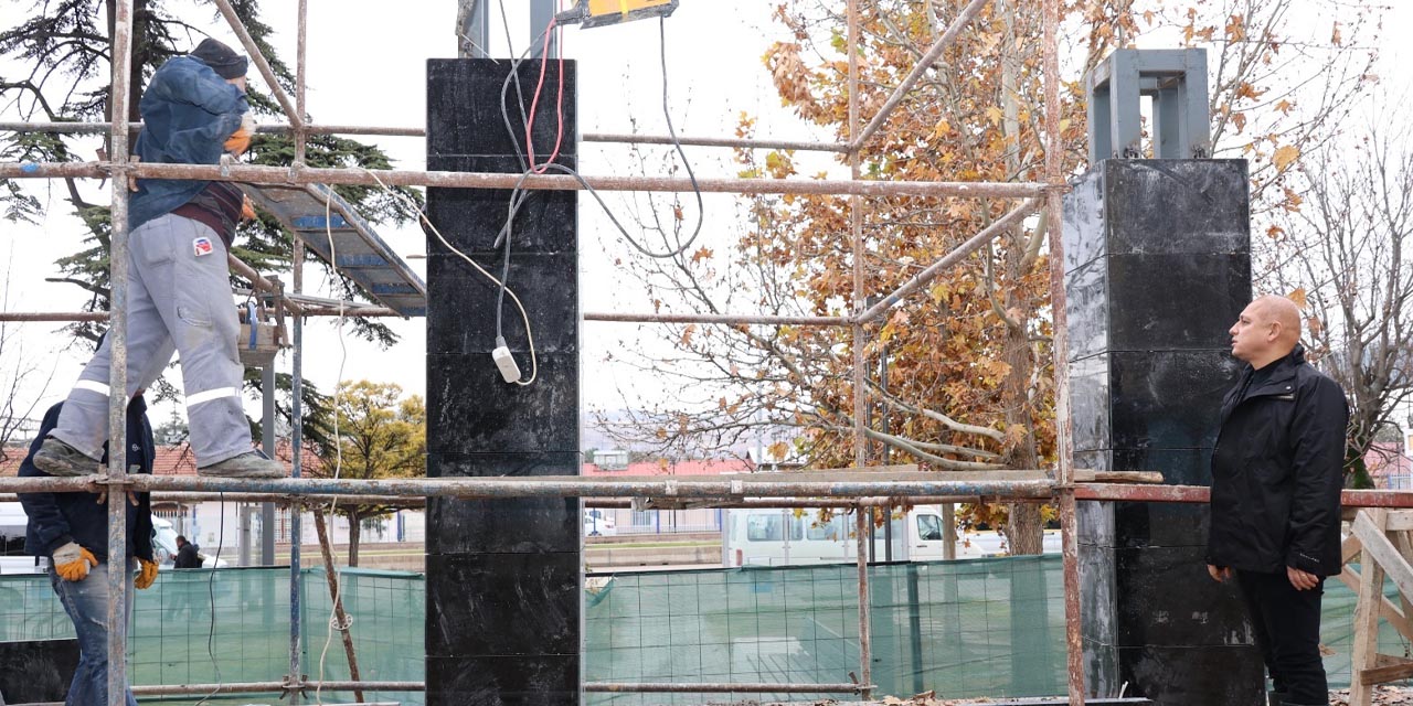 ehitlik-aniti-calismalari-hizla-suruyor9865.jpg