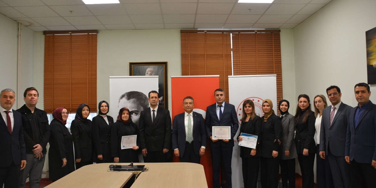 stem-etiketi-alan-okullara-sertifikalari-takdim-edildi965