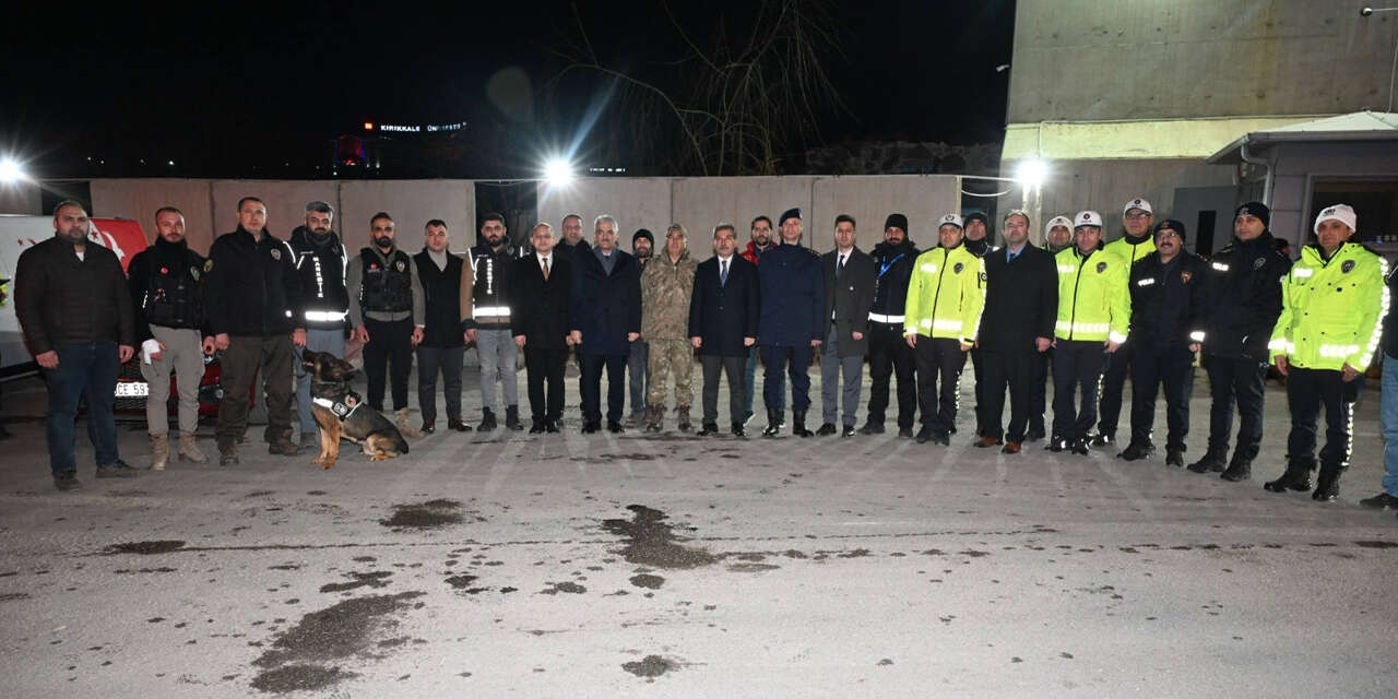 43-ilin-gecis-guzergahinda-siki-yilbasi-denetimi856