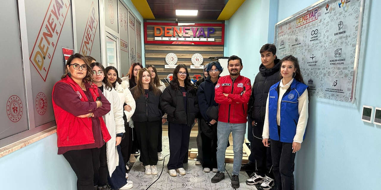 genclik-merkezi-daima-genclerin-yaninda9865