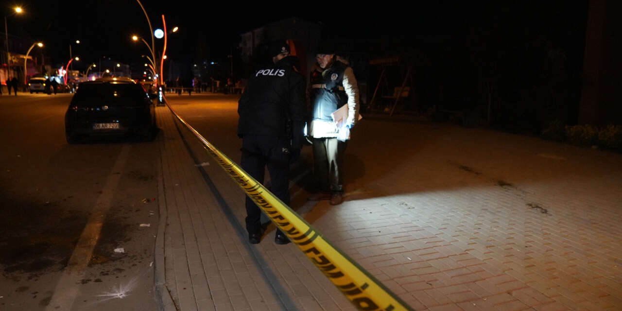 yahsihanda-polis-memuru-bicakla-yaralandi986