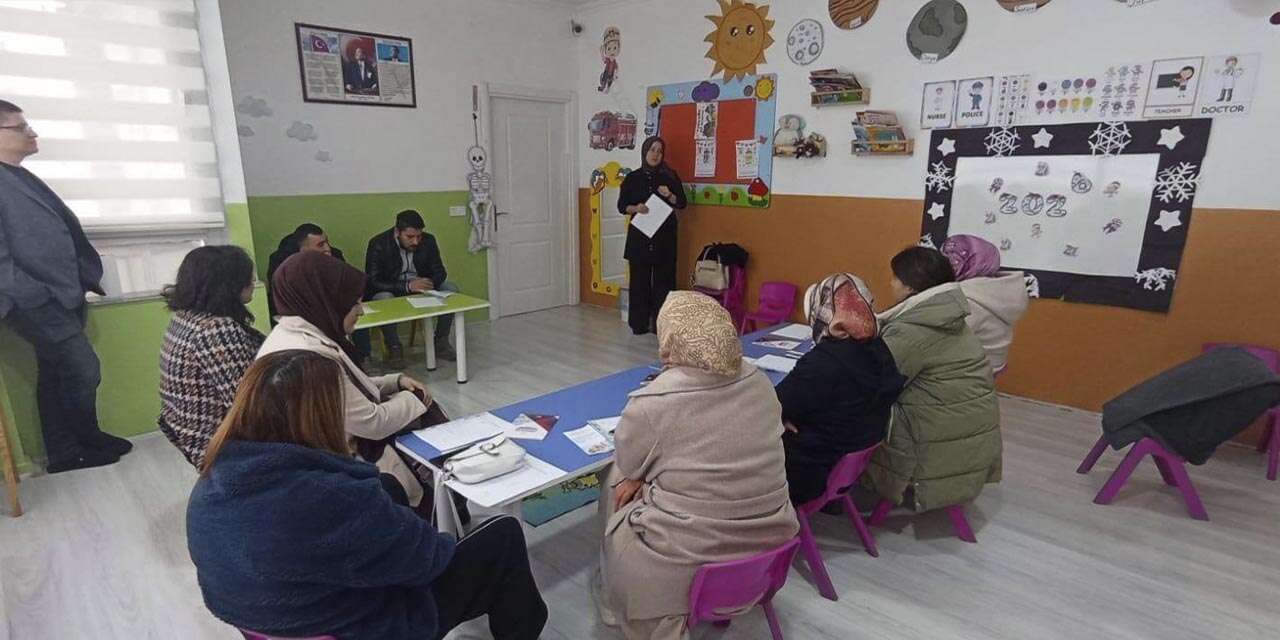 otizme-karsi-farkindalik-egitimi