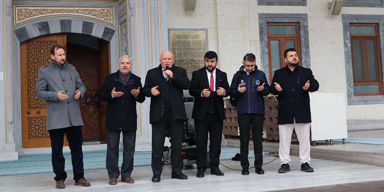 umre-yolculari-dualarla-ugurlandi21