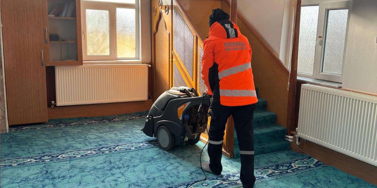 kirikkale-belediyesinden-camilere-duzenli-ve-titiz-temizlik2
