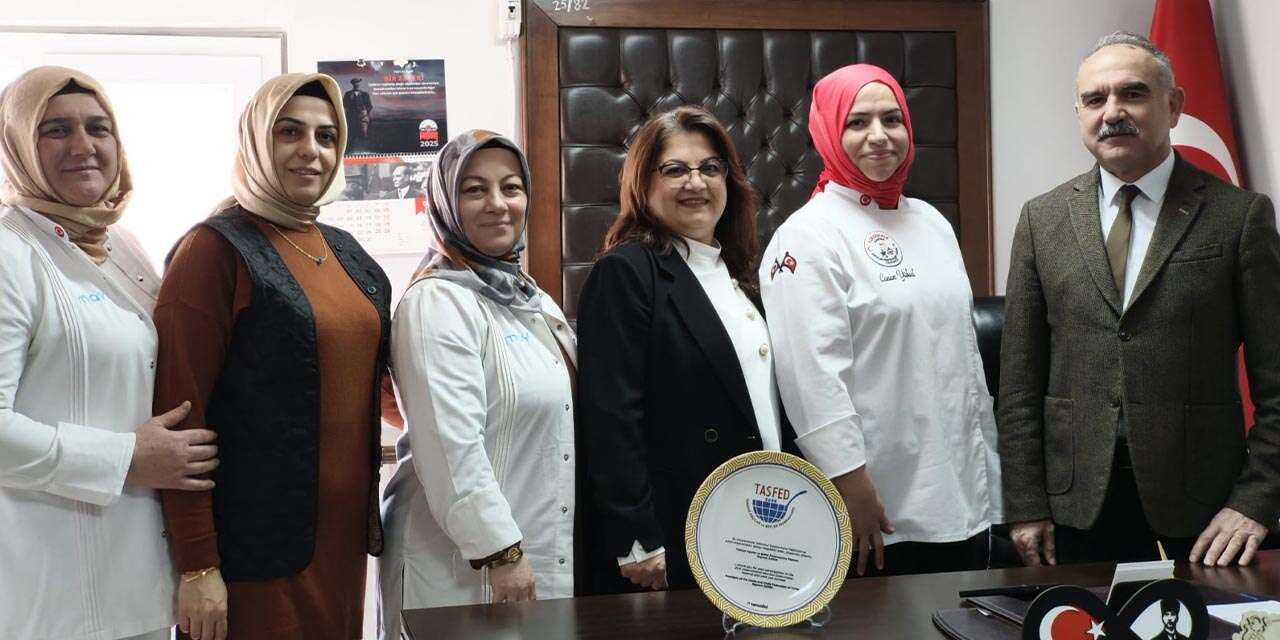 kirikkaleli-ascilar-restaurant-tatlilari-ile-madalya-kazandi-3