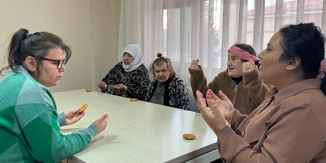 engelsiz-yasam-merkezinde-mirac-kandili-kutlandi-3