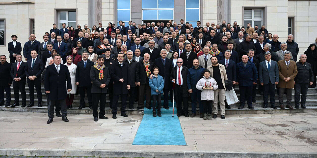 vali-makas-kirikkaleye-veda-etti