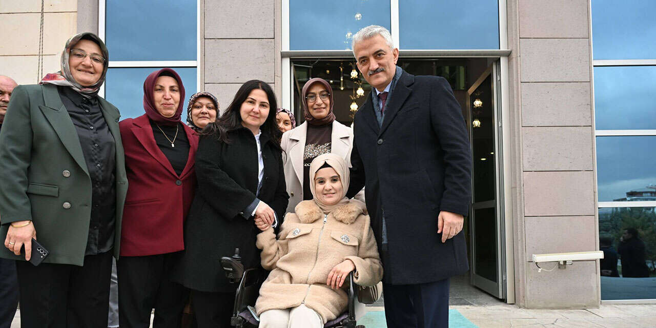 vali-makas-kirikkaleye-veda-etti