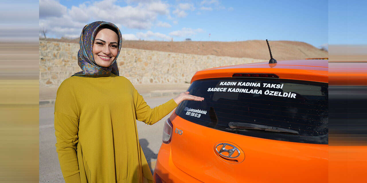 taksici-abla-kadin-yolcular-icin-direksiyon-basinda