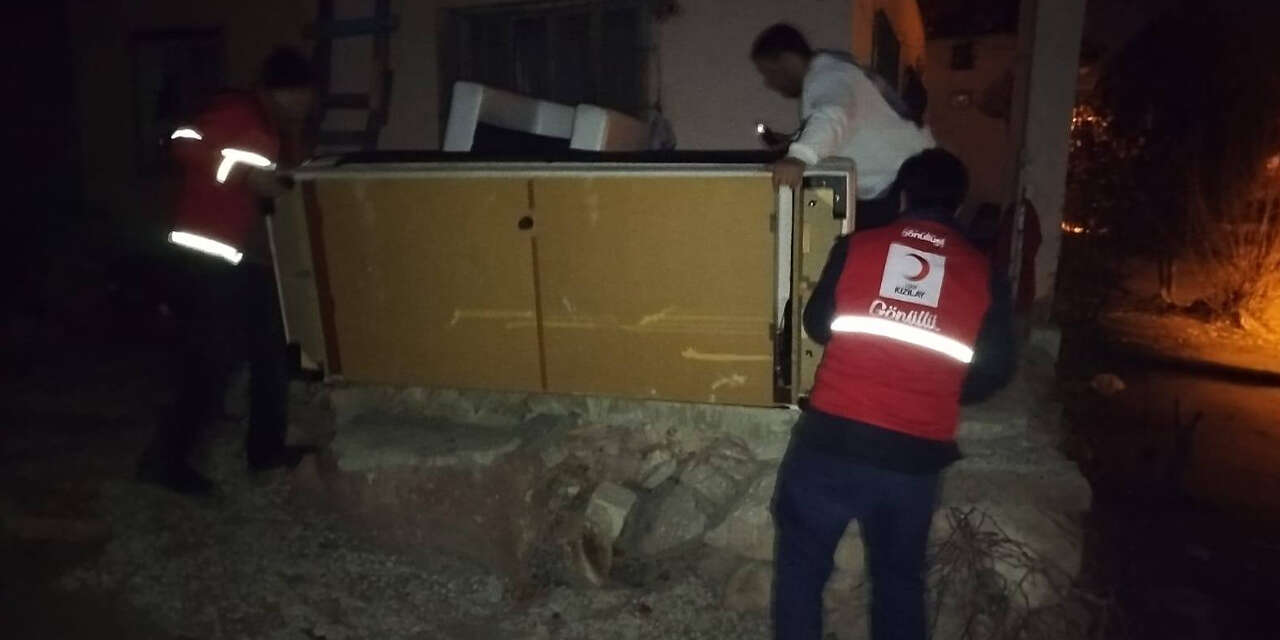 turk-kizilay-kirikkaleden-ihtiyac-sahiplerine-umut-eli2