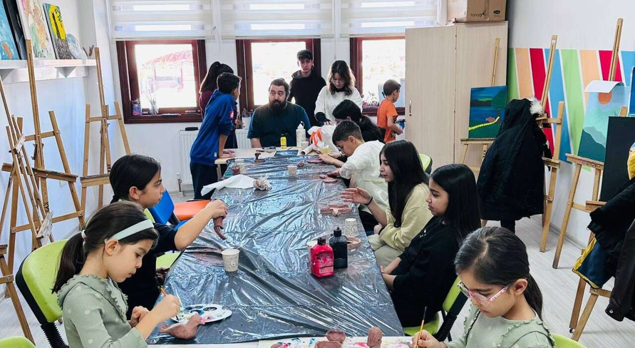 genclik-kis-kulubu-yogun-ilgi-goruyor