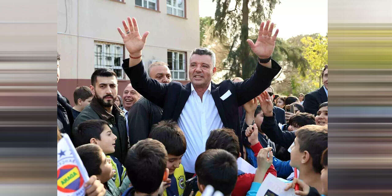 sadettin-sarandan-kirikkalede-ogrencilere-bilgisayar-destegi