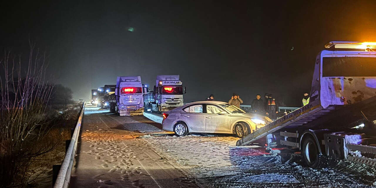kamyonet-zincirleme-kazaya-neden-oldu2