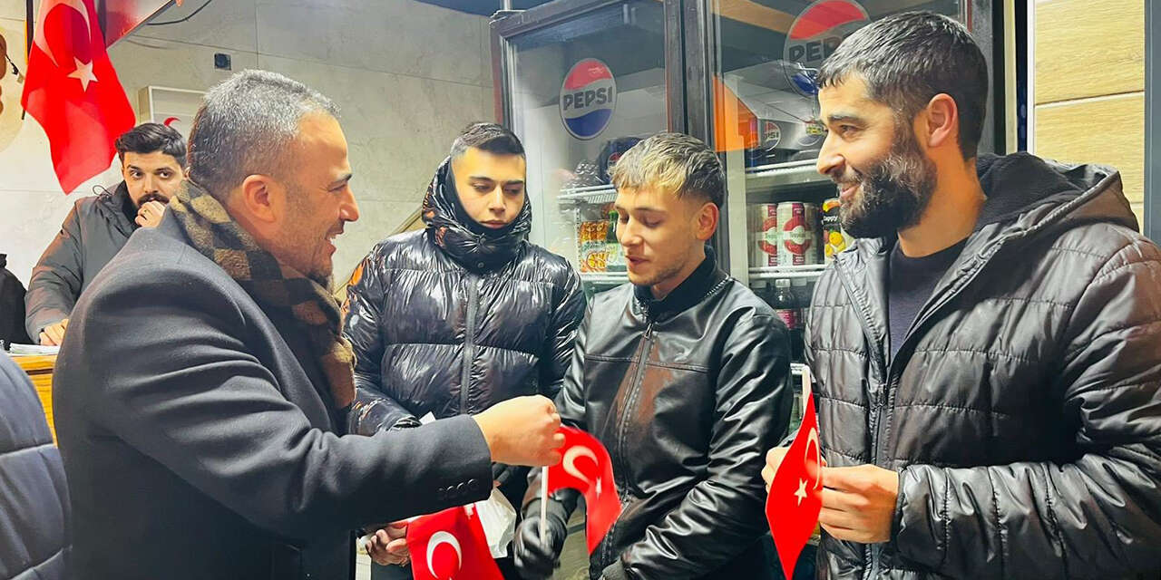 mhp-kirikkale-teskilatindan-bayrak-dagitimi2