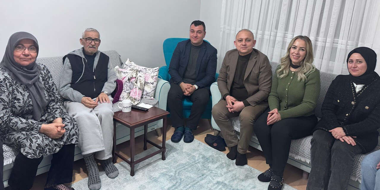 baskan-onaldan-sehit-ailesine-anlamli-ziyaret2