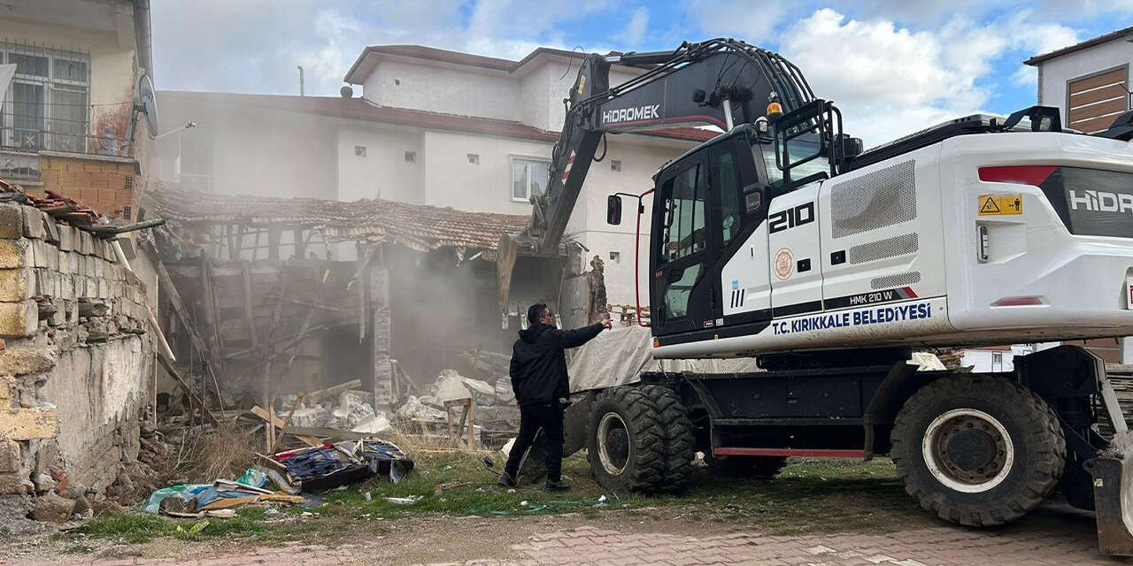 tehlike-olusturan-metruk-binalar-yikiliyor2