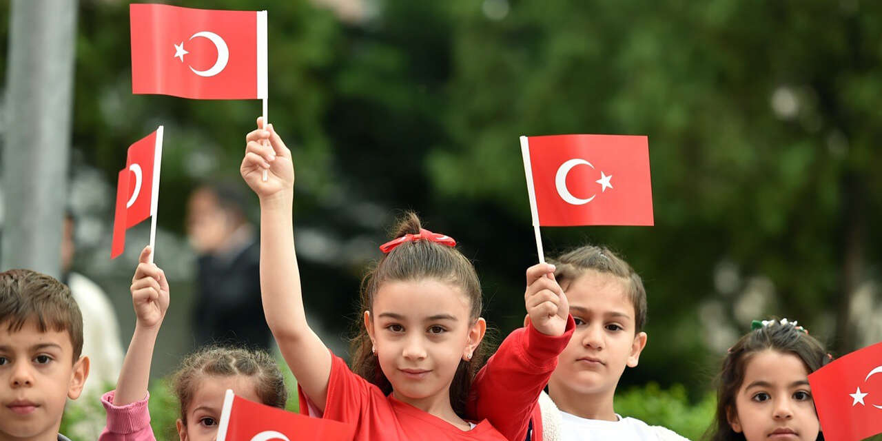 yeni-egitim-donemi-bayrak-sevgisi-temasiyla-baslayacak-3