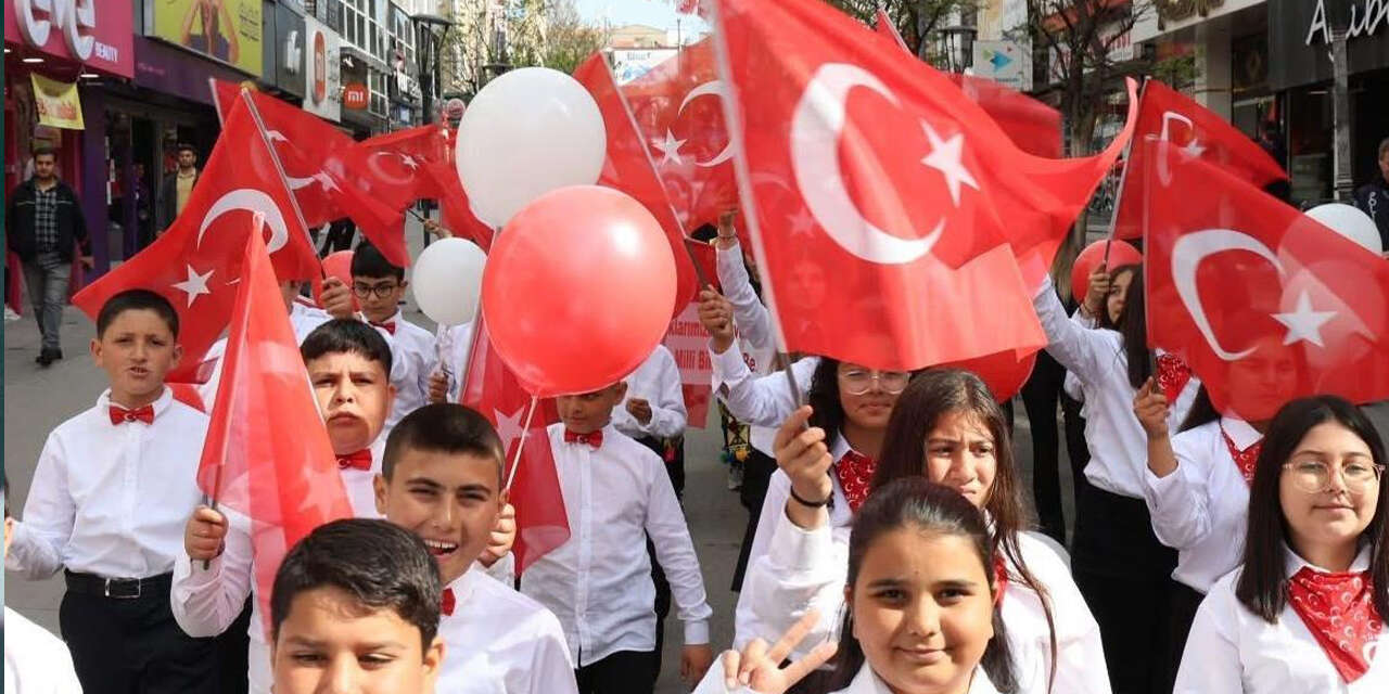 yeni-egitim-donemi-bayrak-sevgisi-temasiyla-baslayacak3