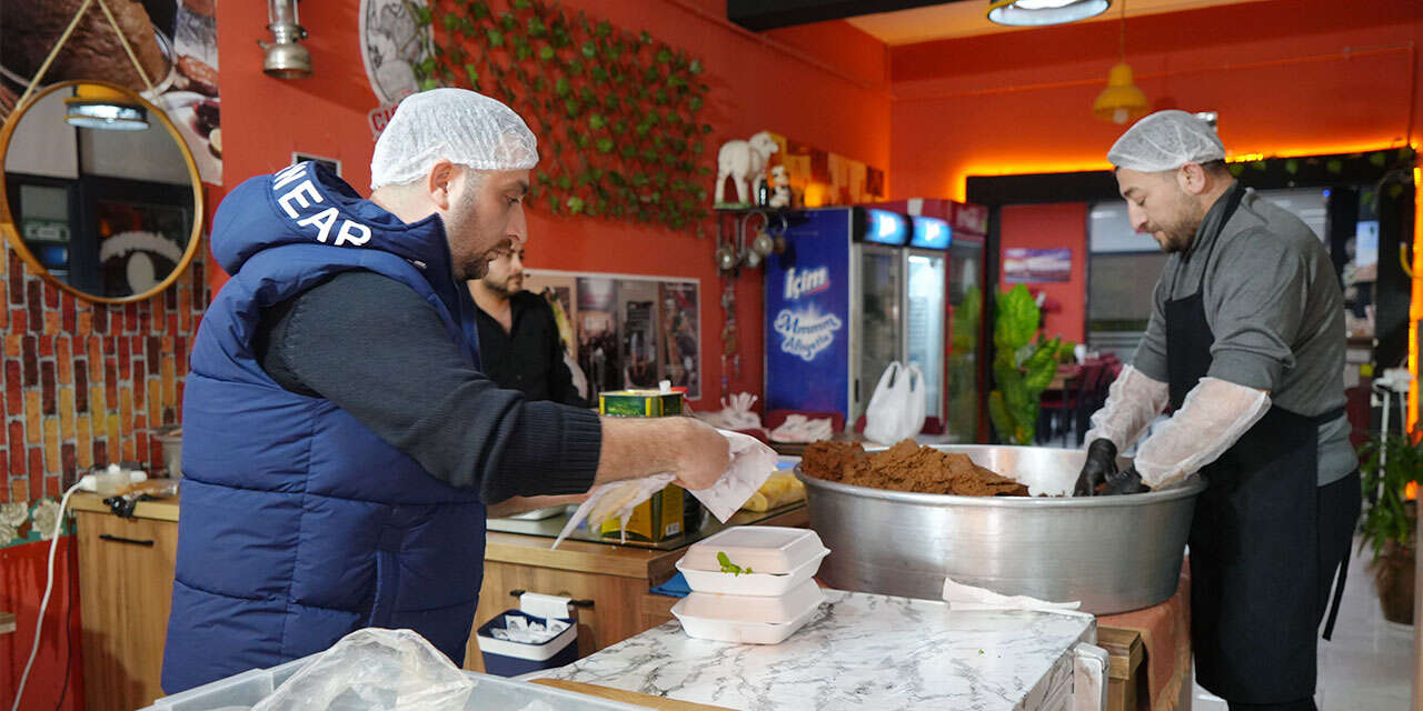 15-saniye-farkla-kurtulan-cigkofteci-kardeslerin-umut-dolu-yasami