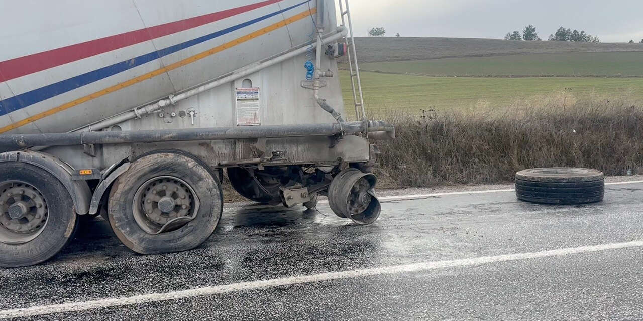 kirikkale-yolunda-tir-ile-cip-carpisti2