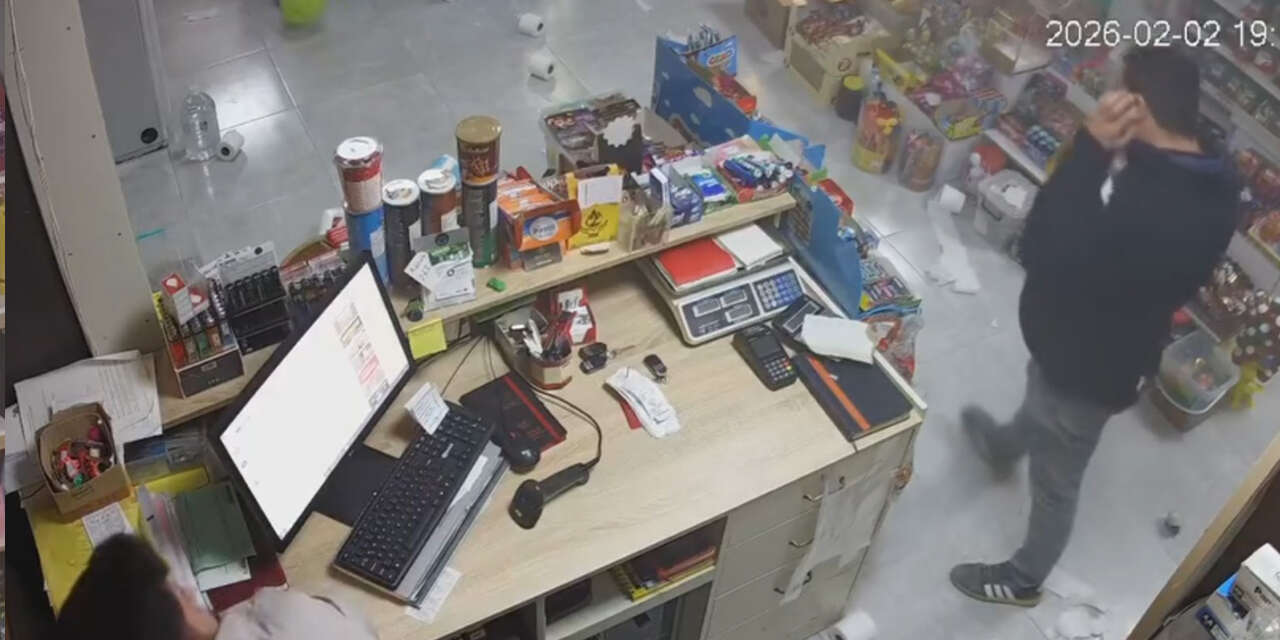 kirikkalede-market-dolabi-bomba-gibi-patladi-korku-dolu-anlar2