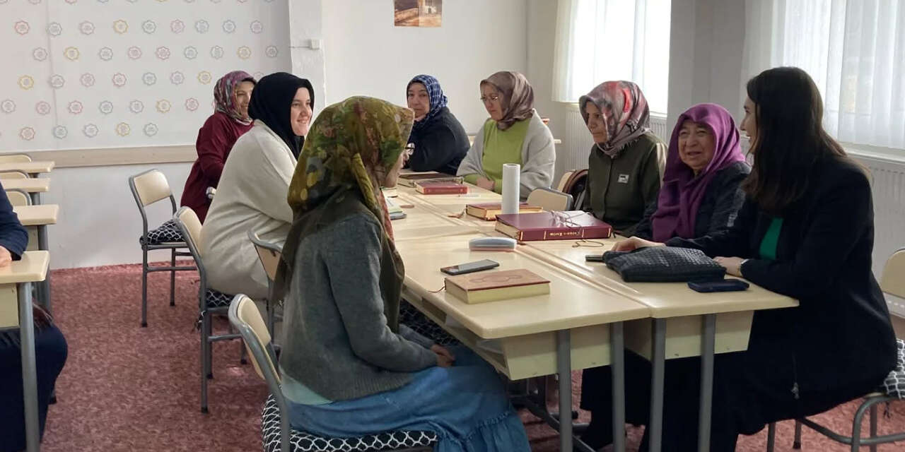 kaymakam-bozkirdan-kuran-kursuna-ziyaret2