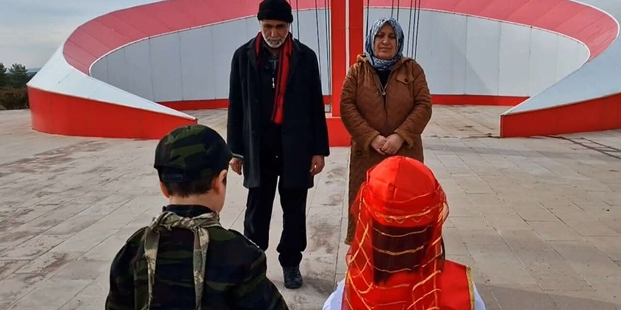 miniklerden-sehit-ailesine-duygulandiran-hediye3