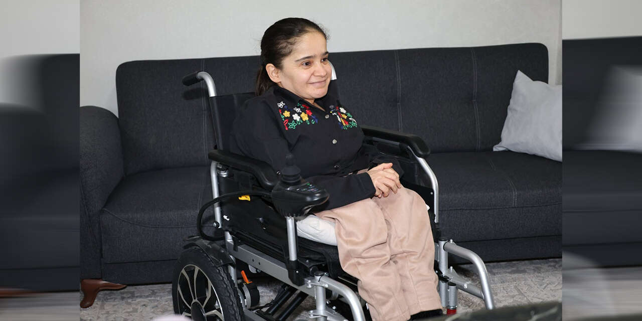 ahmet-onal-akulu-tekerlekli-sandalye-ile-sevindirdi2